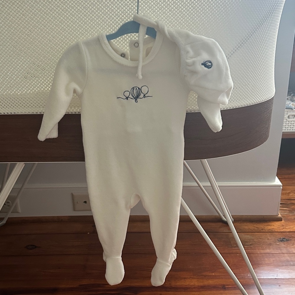 Soft White Baby Footed One-Piece with Balloon Embroidery and Matching Hat